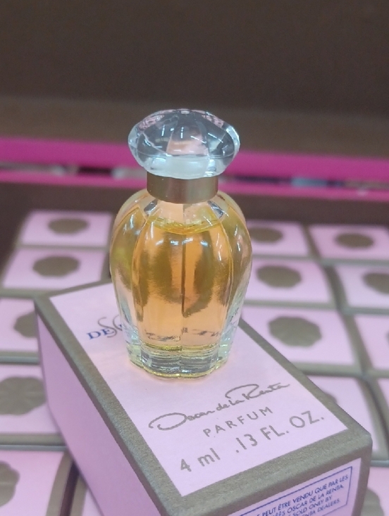 Oscar de la Renta Other - So De La Renta - 35 Bottles Mini .13